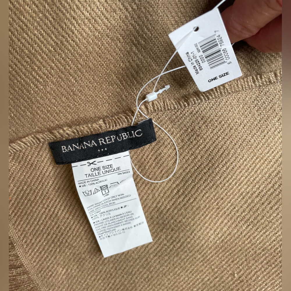Banana Republic Camel acrylic Scarf